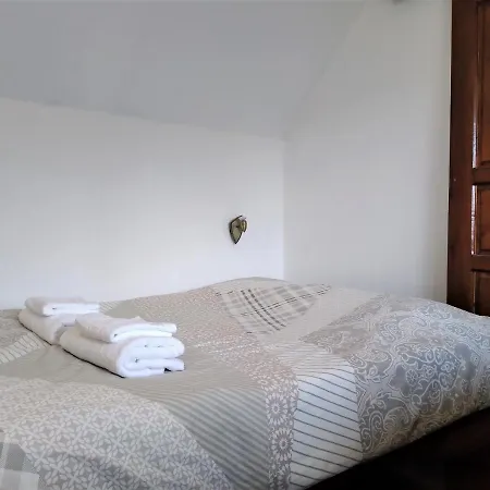 Spacious Flat At Center