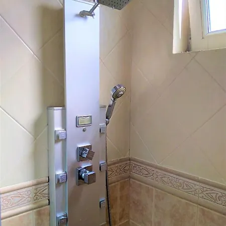 Spacious Flat At Center Lejlighed *
